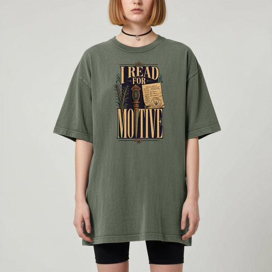I Read for Motive bookish tee in Moss, worn