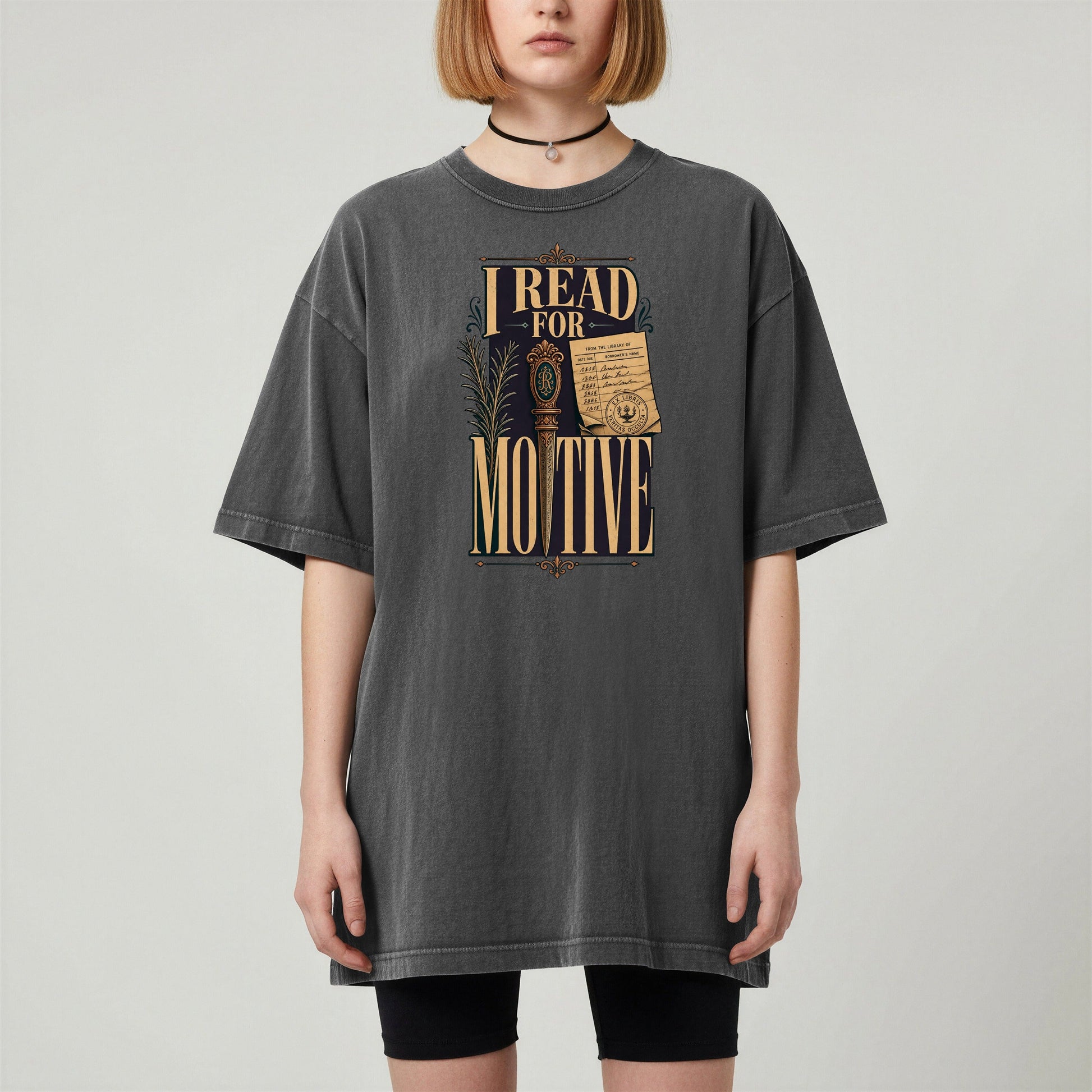 I Read for Motive bookish tee in Pepper, worn