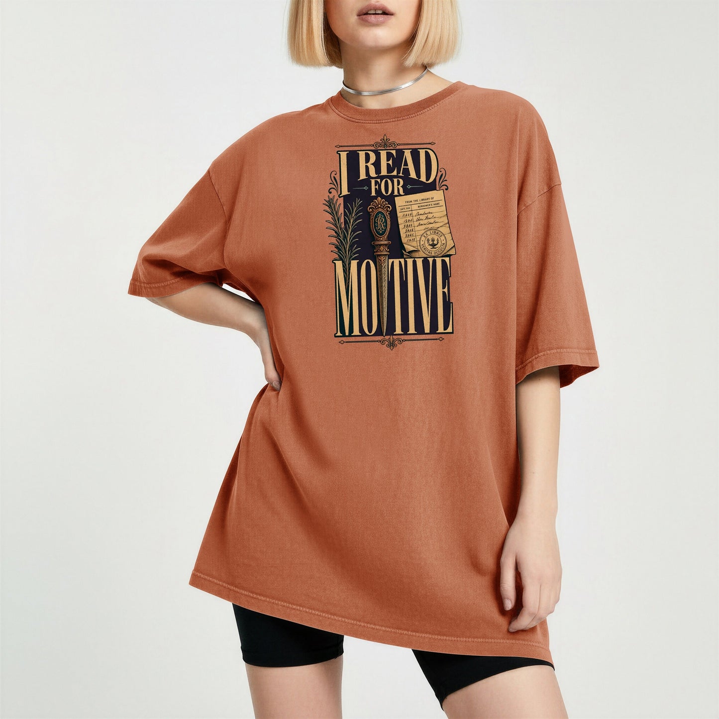 I Read for Motive bookish tee in Yam, worn
