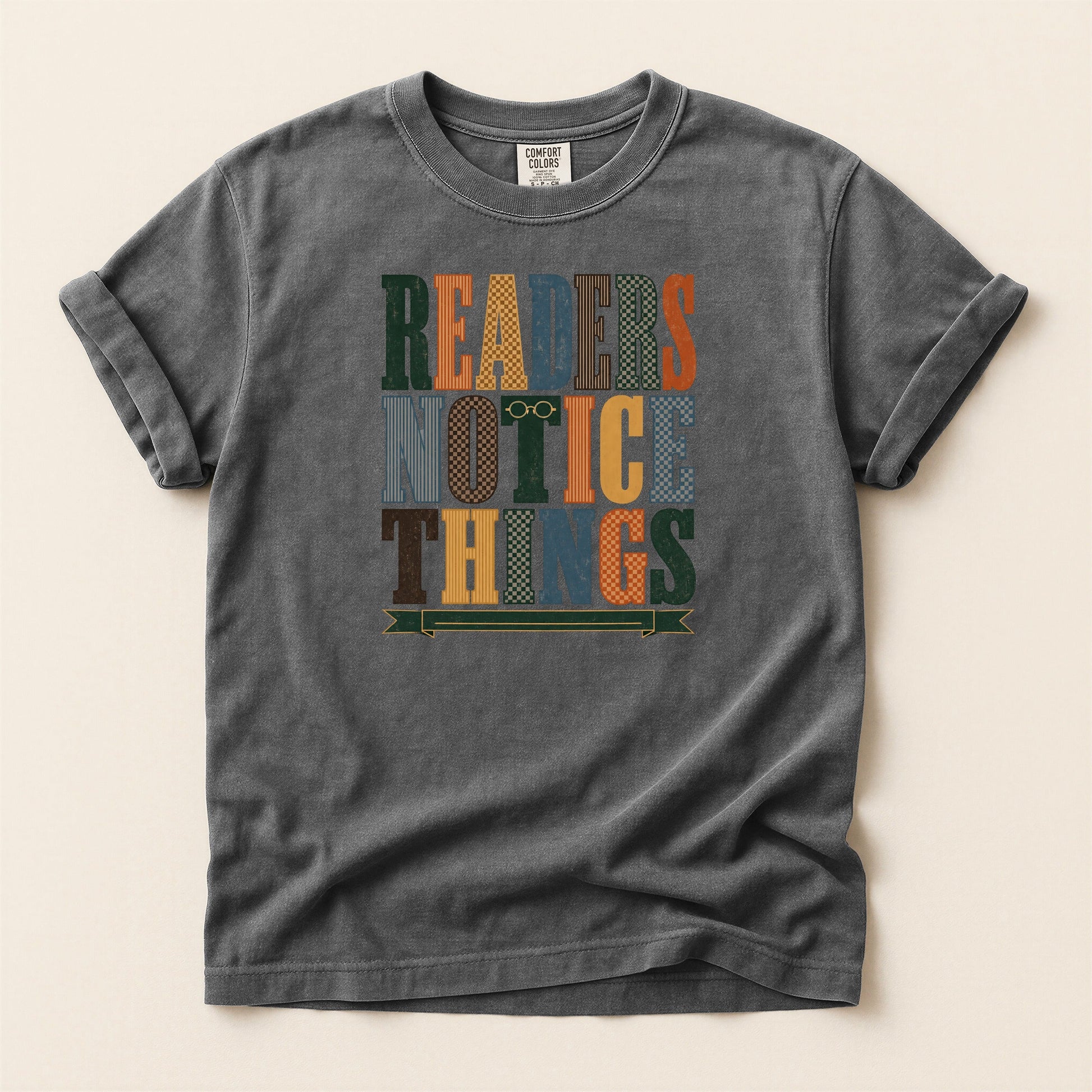 Readers Notice Things bookish tee in Pepper, full flat