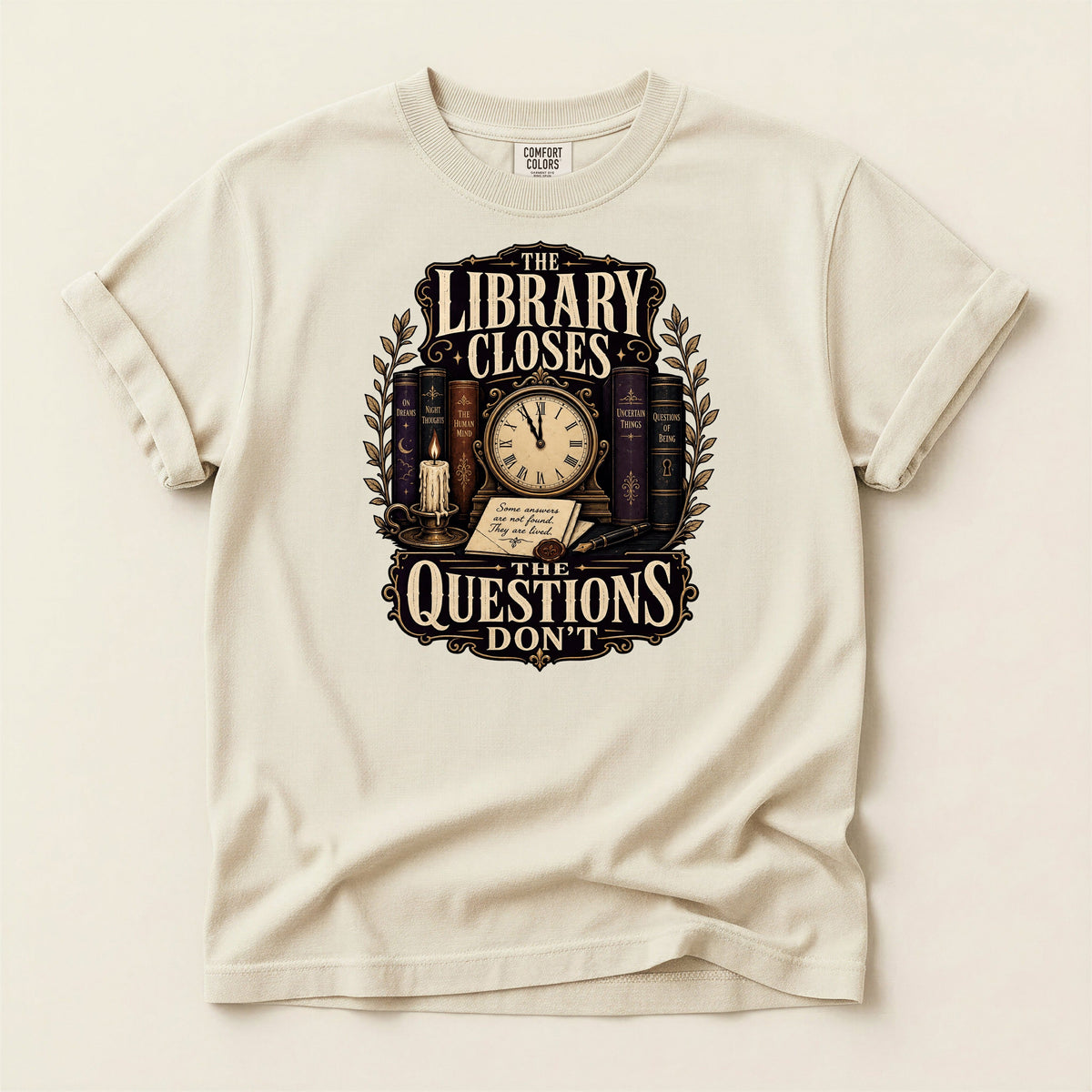 Shelf Love Studio The Library Closes t-shirt in Ivory, flat